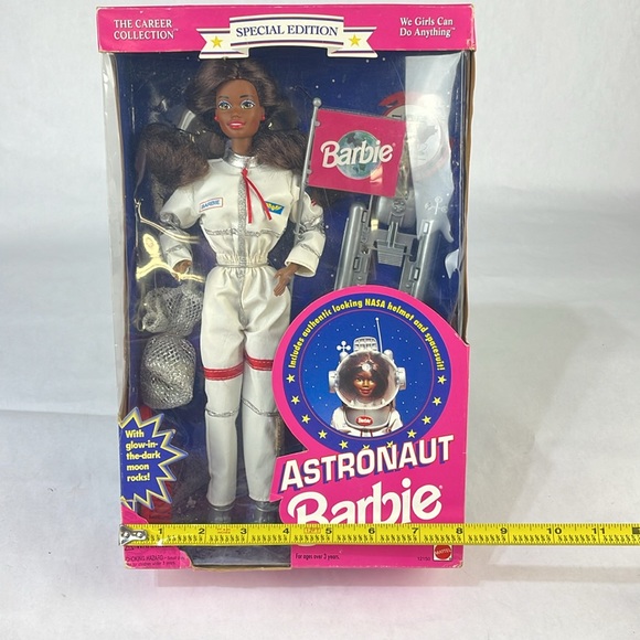 Vintage Career Collection Astronaut Barbie - Picture 12 of 13